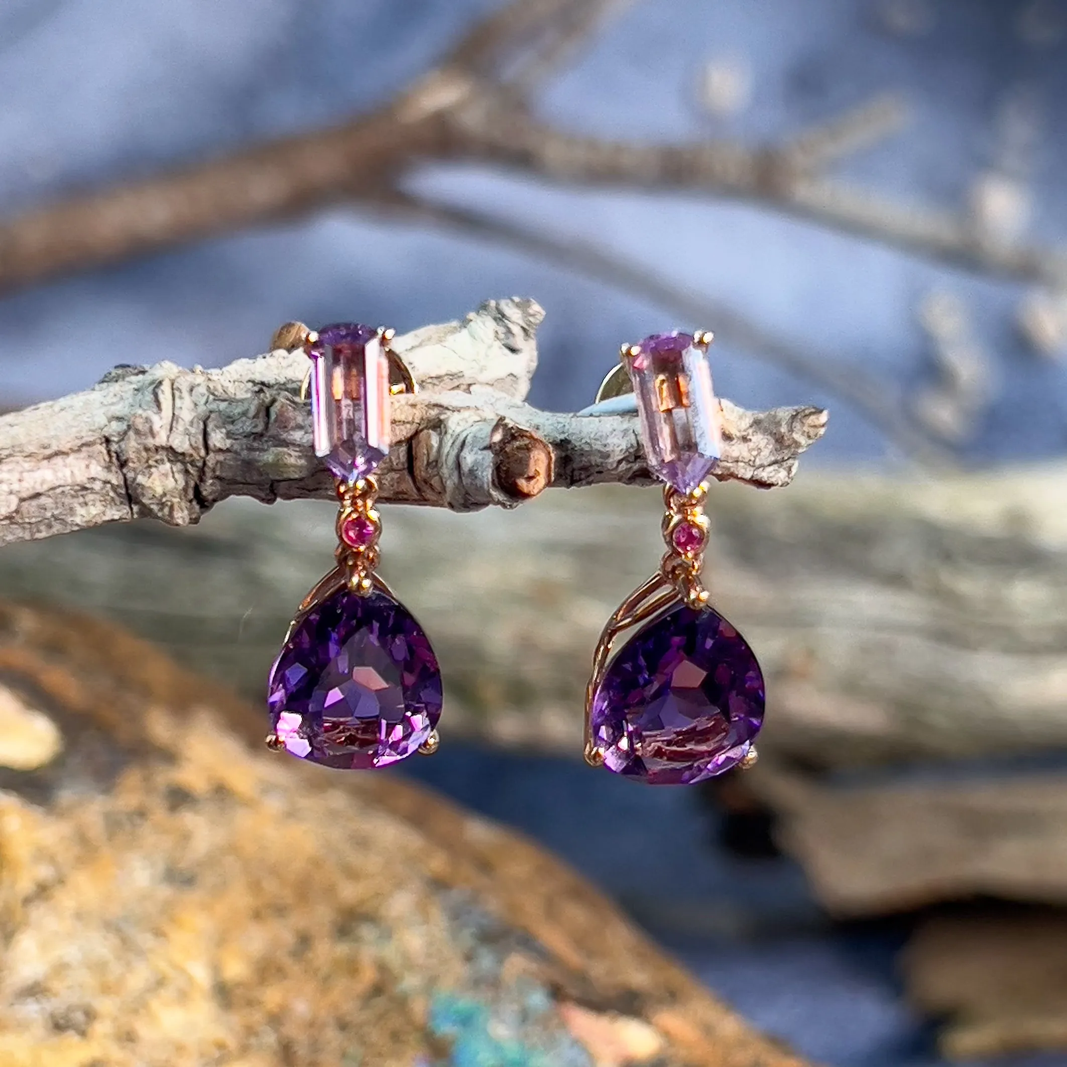 18kt Rose Gold dangling Amethyst 7.6ct earrings