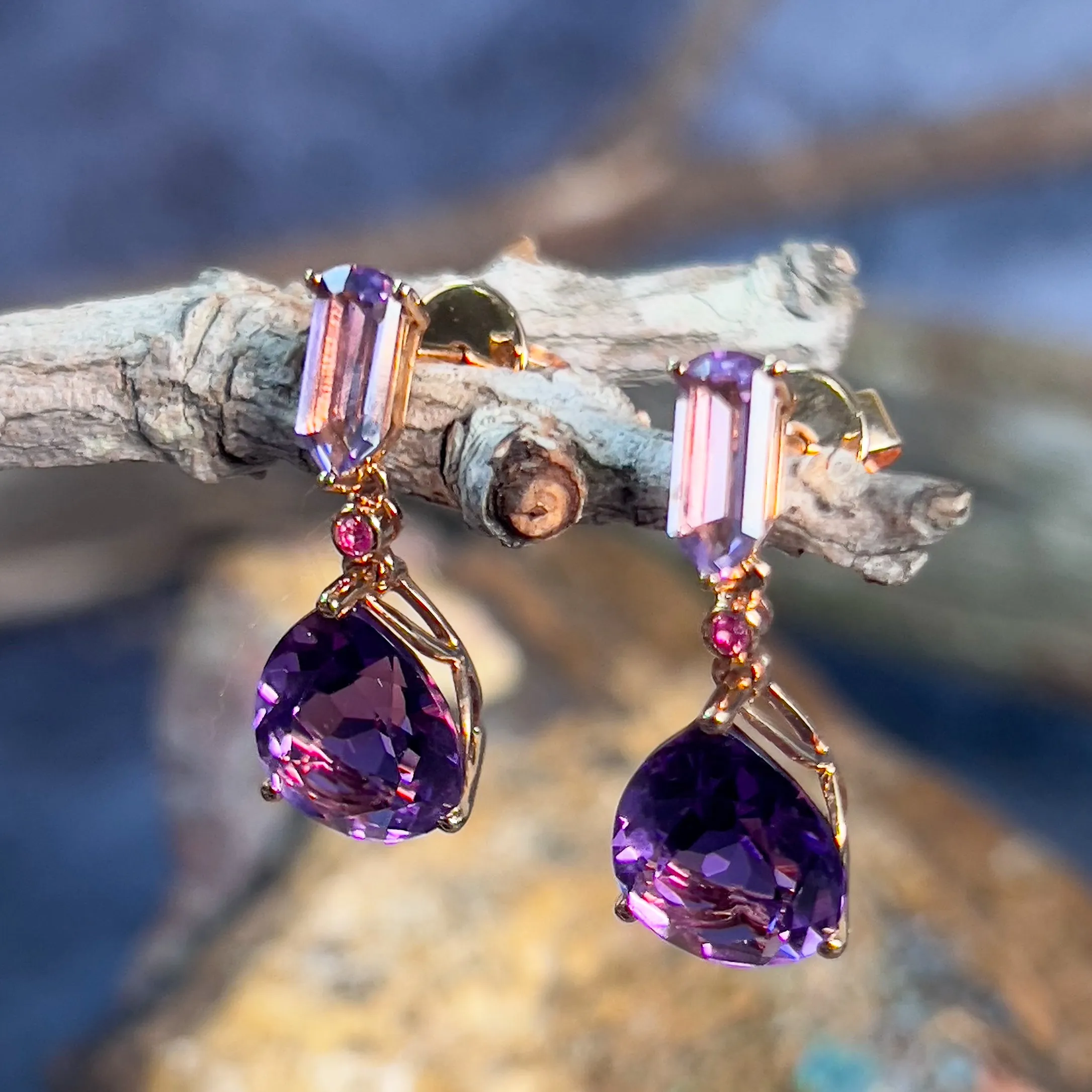 18kt Rose Gold dangling Amethyst 7.6ct earrings