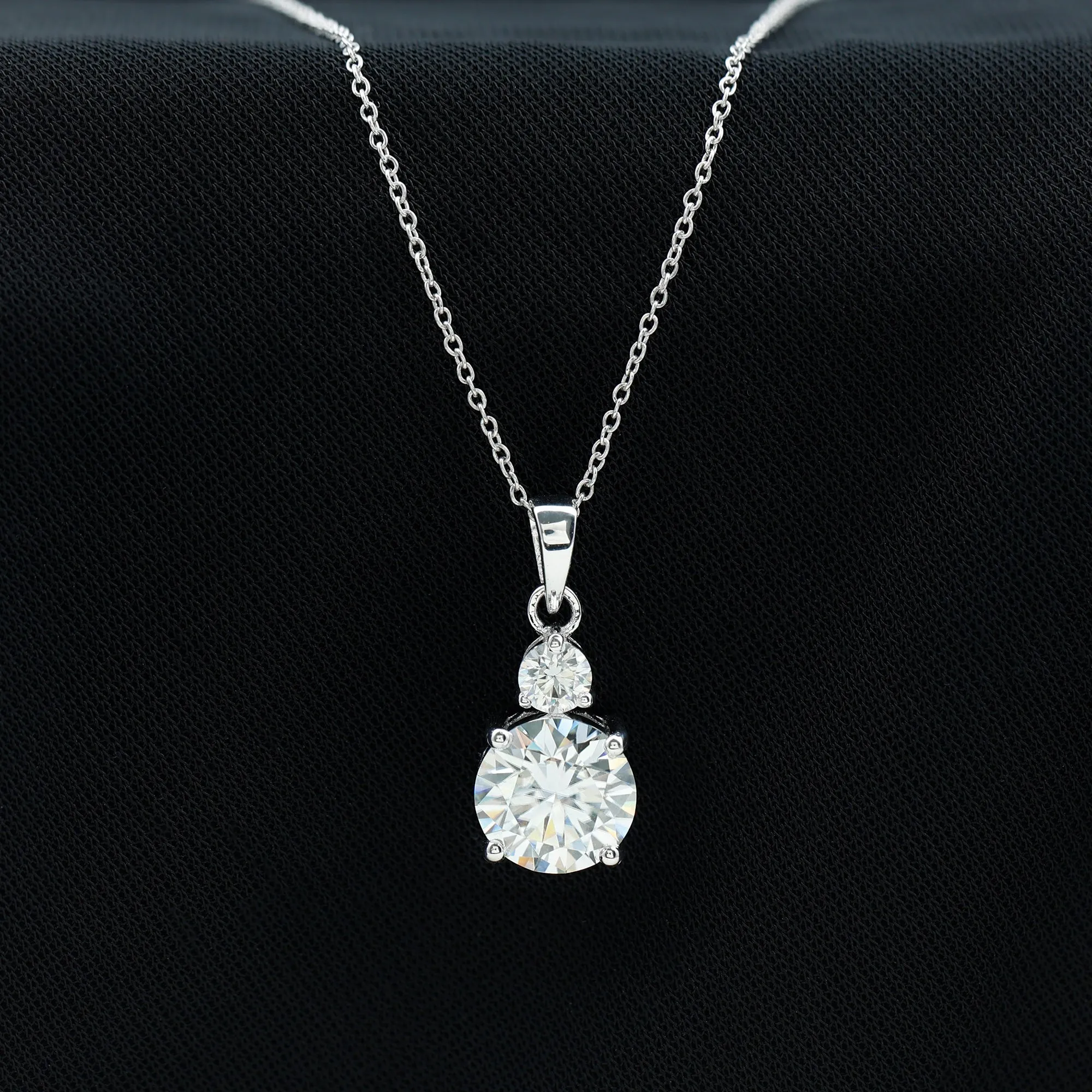 2.75 CT Minimal Round Shape Moissanite Solitaire Pendant