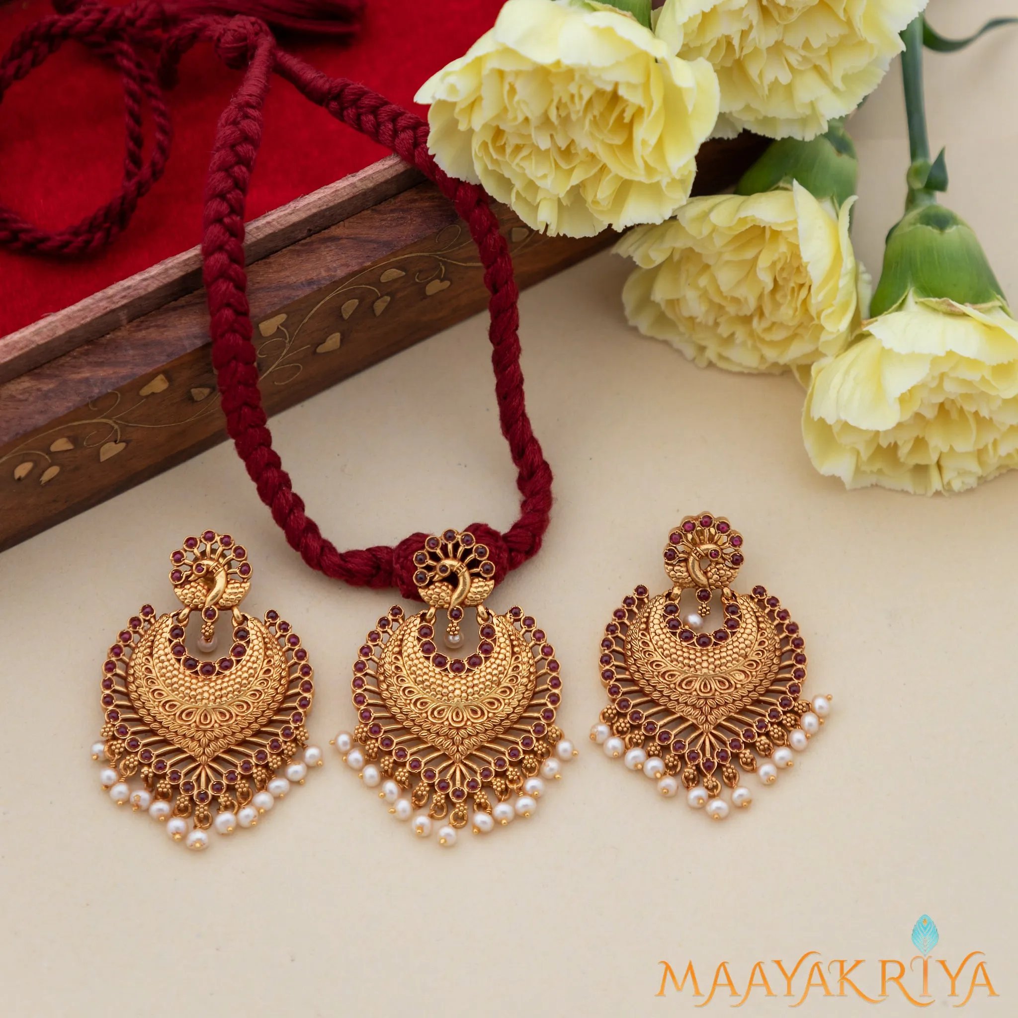 Dhvajin Pendant Set