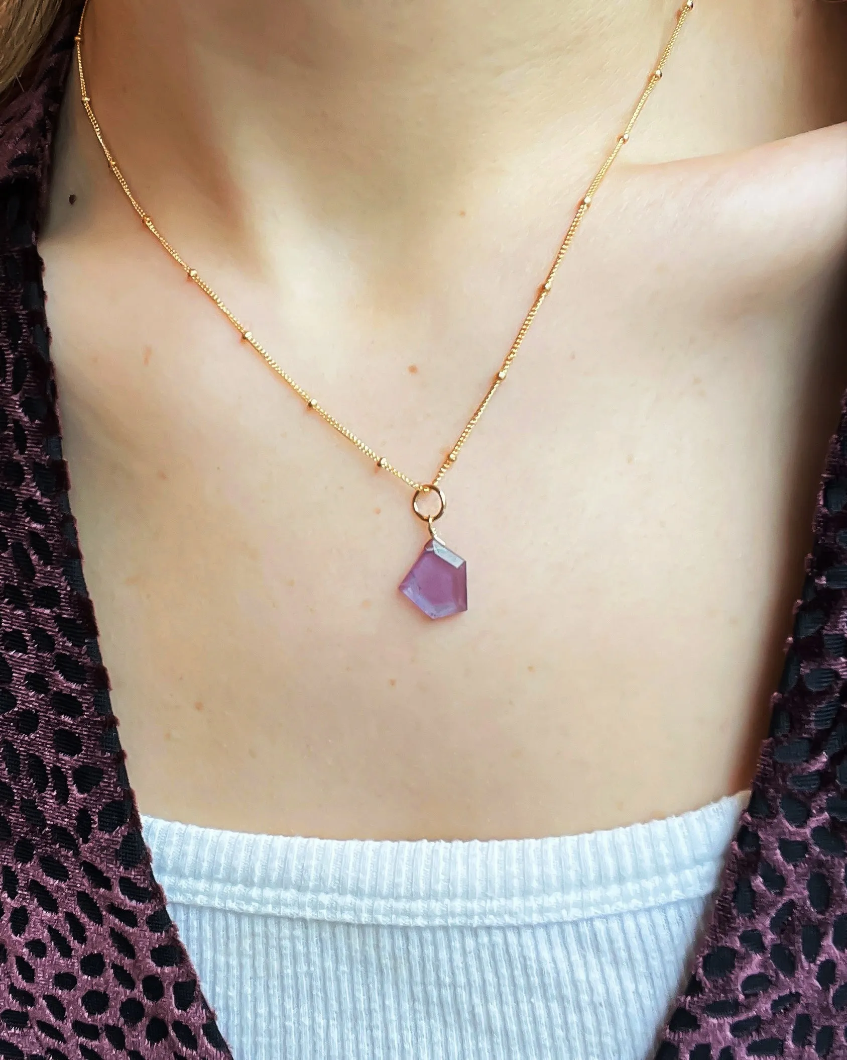 L'amethyste slice pendant necklace - natural amethyst