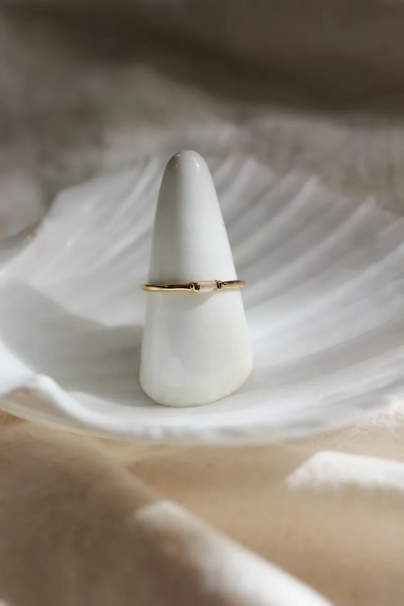 Little Gold Vesper Ring (Moonstone)