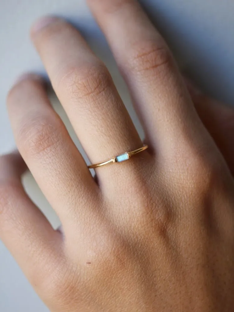 Little Gold Vesper Ring (Moonstone)