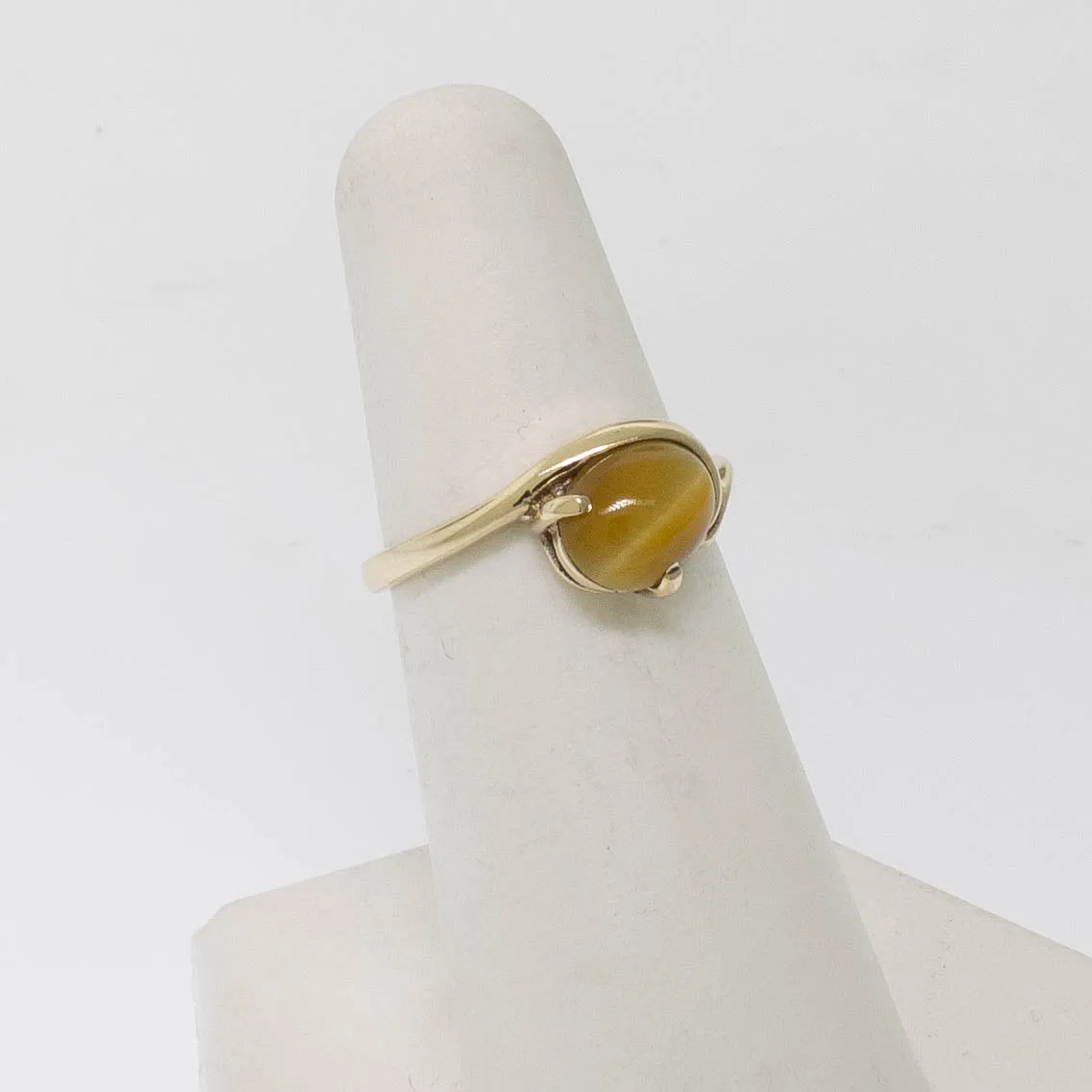 Pre-Owned 10K Yellow Gold Honey Tiger's Eye Ring 7x9mm Cabochon, Size 6, 1.5 DWT