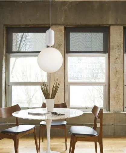 Tiguano Class Globe Pendant Lamp