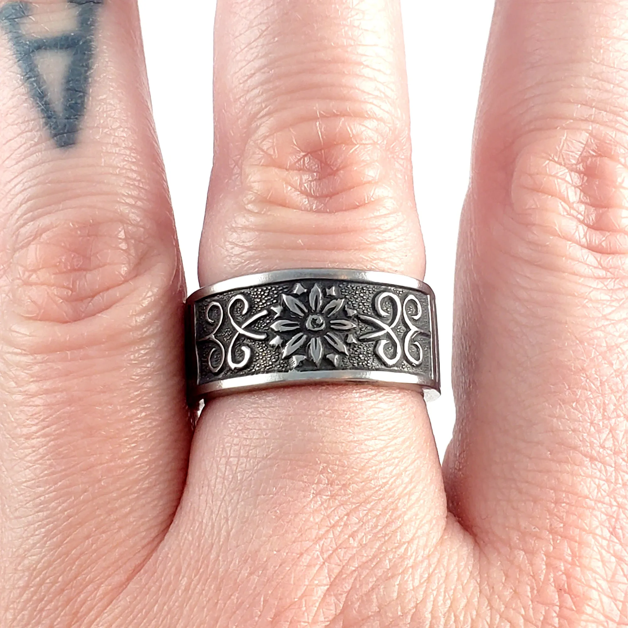 Vintage 1970's Floral Filigree Stainless Steel Spoon Ring